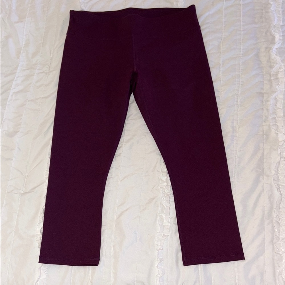 Fabletics Burgundy Capri Leggings